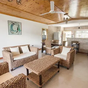 https://floras-self-catering-apartments.maheislandhotels.com