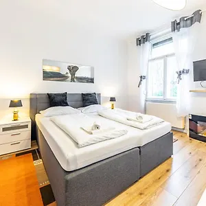 https://christiano-apartments-family.vienna-besthotels.com